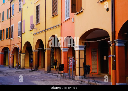 Italien, Emilia-Romagna, Bologna, Arcade auf der alten Stadt gibt es mehr dann 37km von Arcade in Bologna, via Mascarella Stockfoto