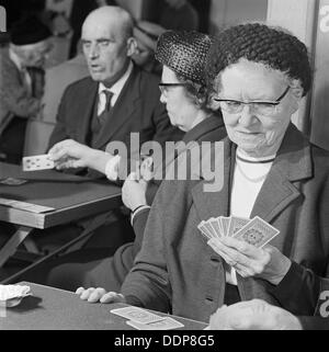 Cardplayers, Highgate, London, c1946-c1980. Künstler: John Gay Stockfoto