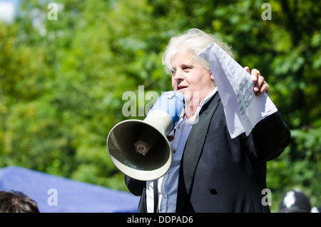 MJ Paranzino anlässlich der Gürtel es heraus Balcombe Event, Balcombe, West Sussex, für die Anti-Fracking Kampagne, 11. August 2013 Stockfoto