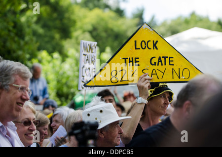 Balcombe Veranstaltung in Balcombe, West Sussex, für die Anti-Fracking Kampagne, 11. August 2013 Gürtel Stockfoto