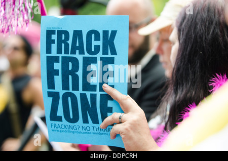 Balcombe Veranstaltung in Balcombe, West Sussex, für die Anti-Fracking Kampagne, 11. August 2013 Gürtel Stockfoto