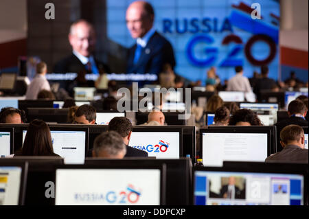 St. Petersburg, Russland. 05. Sep, 2013. Journalisten arbeiten in der Mediathek des G20-Gipfels in St. Petersburg, Russland, 5. September 2013. Der G20-Gipfel findet vom 05 bis 06 September statt. Foto: Kay Nietfeld/Dpa/Alamy Live News Stockfoto