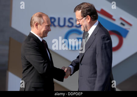 St. Petersburg, Russland. 05. Sep, 2013. Russischer Präsident Vladimir Putin (L) im Gespräch mit Spanish Prime Minister Mariano Rajoy (R), bei seiner Ankunft für die erste Sitzung des G20-Gipfels in Konstantinowski Palast in St. Petersburg, Russland, 5. September 2013. Foto: Kay Nietfeld/Dpa/Alamy Live News Stockfoto