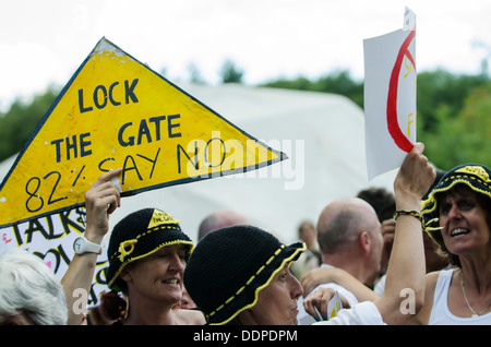 Balcombe Veranstaltung in Balcombe, West Sussex, für die Anti-Fracking Kampagne, 11. August 2013 Gürtel Stockfoto