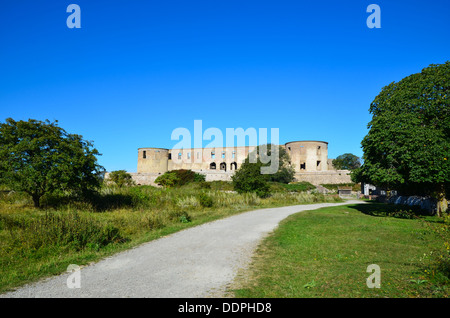 Der Weg zu dem berühmten Schloss Borgholm auf der Insel Öland in Schweden Stockfoto