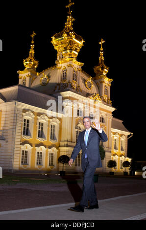 St. Petersburg, Russland. 05. Sep, 2013. US-Präsident Barack Obama ist im Peterhof Palast des G20-Gipfels in St. Petersburg, Russland, 5. September 2013 gehen. Der G20-Gipfel findet vom 05 bis 06 September statt. Foto: Kay Nietfeld/Dpa/Alamy Live News Stockfoto