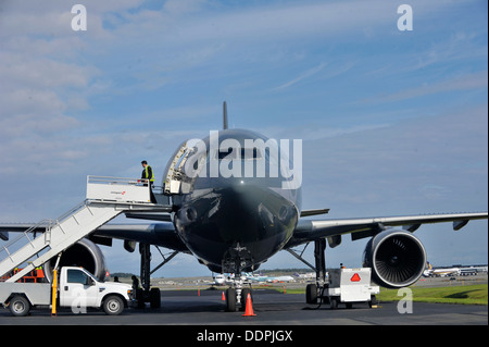 Ein Royal Canadian Air Force CC-150T Polaris ist immer bereit zum abheben zur Unterstützung der Übung wachsam Eagle (VE) 13 28 Aug Stockfoto