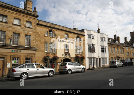 Chipping Campden High Street England, Landstadt in den englischen Cotswolds Lygon Arms, Public House Grade II denkmalgeschütztes Gebäude Stockfoto