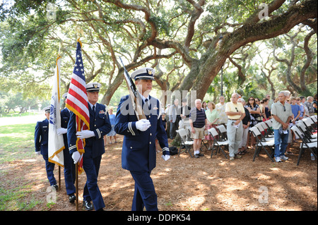 Mitglieder der US Coast Guard zusätzliche Posten die Farben Samstag, 31. August 2013, an der St. Augustine Lighthouse und Museum du Stockfoto