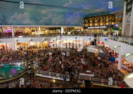 Der Orient Food Court in Intu Trafford Centre, Manchester, England. Stockfoto