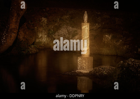 Nacht-Fluss Ebro Geburt im Dorf Fontibre, Kantabrien, Spanien Stockfoto