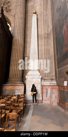 Messing-Meridian-Linie und Gnomon in der Kirche Saint Sulpice, Paris Stockfoto