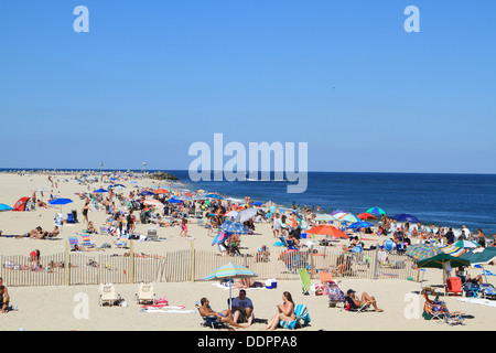 Sonnenanbeter am Point Pleasant Beach, New Jersey, USA Stockfoto