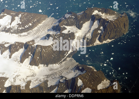 Fjord und Gletscher auf der Ostküste Grönlands im Bild von 37.000 Fuß auf einem Flug von London nach San Francisco Stockfoto