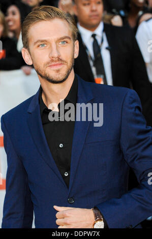 Toronto, Ontario, Kanada. 5. September 2013. Schauspieler DAN STEVENS kommt bei "The Fifth Estate" Premiere während der 2013 Toronto International Film Festival am 5. September 2013 in Toronto, Kanada. Bildnachweis: Igor Vidyashev/ZUMAPRESS.com/Alamy Live-Nachrichten Stockfoto