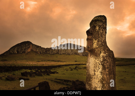 Moai monolithischen menschliche Figuren geschnitzt von Rapa Nui auf der Osterinsel Stockfoto