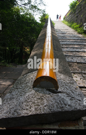 Ming-Gräber, Nanjing, China. Treppe zum Turm Seele. Stockfoto