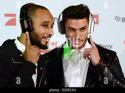 Tokio, Japan. 05. Sep, 2013. Berlin, Deutschland. 05. Sep, 2013. Rapper und Hip-Hop-Musikproduzent Swizz Beatz (L) und Model Baptiste Giabiconi kommen an der Veranstaltung "Music meets Media" im Grand Hotel Esplanade in Berlin, Deutschland, 5. September 2013 statt. Die Menschen der Musik und Medienbranche findet statt im Rahmen der Berlin Music Week. Foto: Jens Kalaene/Dpa/Alamy Live News Bildnachweis: Dpa picture-Alliance/Alamy Live News Stockfoto