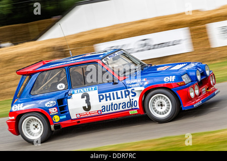 1985 Renault 5 Maxi Turbo mit Fahrer Jean Ragnotti auf die 2013 Goodwood Festival of Speed, Sussex, UK. Stockfoto