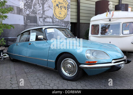 Düsseldorf, Deutschland. 05. Sep, 2013. Düsseldorf - 4 SEPTEMBER: Legendäre Citroen DS auf der Caravan Salon Messe 2013 am 4. September 2013 in Düsseldorf, Deutschland. Bildnachweis: Philippos/Alamy Live-Nachrichten Stockfoto