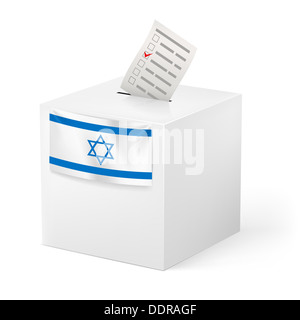 Wahlen in Israel: Urne mit Papier isoliert auf weißem Hintergrund zum Ausdruck zu bringen. Stockfoto