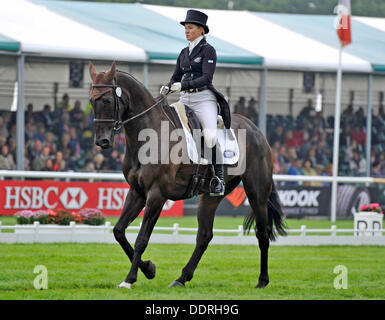 Burghley Park, Stamford, Lincolnshire, UK. Freitag, 6. September 2013. Tag2 von The Land Rover Burghley Horse Trials, Jonelle Richards (NZL) Reiten die Stellvertreter in der Dressur-Phase der internationalen 4 Sterne CCI Konkurrenz. Bildnachweis: Julie Badrick/Alamy Live-Nachrichten Stockfoto