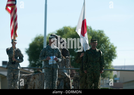 Lieutenant Colonel Douglas Walter, Kommandant, 5. Bataillon, 20. Infanterie-Regiment, vervollständigt seine Bemerkungen während der Eröffnungsfeier für Operation Rising Thunder 4 Sept. in Yakima Training Center, Washington Die Bedienung ist eine jährliche Übung, die Einheiten beinhaltet Stockfoto