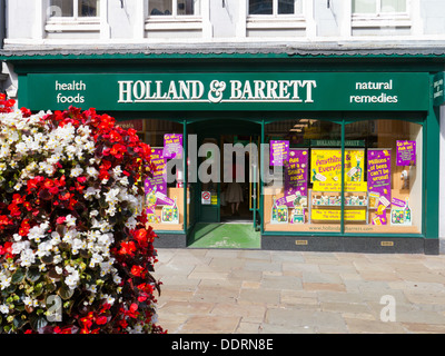 Holland und Barrett Ladenfront, Shrewsbury, England Stockfoto