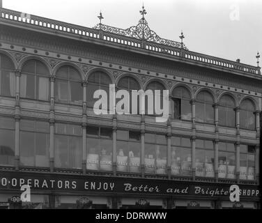 Prächtigen Fassade der Co-op-zentrale Gardinen-Abteilung, Barnsley, South Yorkshire, 1961. Künstler: Michael Walters Stockfoto