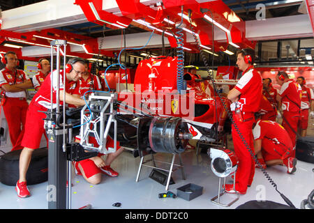 Monza, Italien. 06. September 2013. Motorsport: FIA Formula One World Championship 2013, Grand Prix von Italien, Garage von Scuderia Ferrari Credit: Dpa picture-Alliance/Alamy Live News Stockfoto