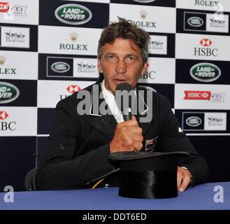 Burghley Horse Trials, Stamford, Lincolnshire, UK. 6. September 2013.  Andrew Nicholson [NZL] auf der Pressekonferenz nach dem zweiten Tag des 2013 Land Rover Burghley Horse Trials. Die 2012 wird Champion Nicholson Dritter Samstag Langlauf Phase. Der Land Rover Burghley Horse Trials statt vom 5. bis 8. September in Burghley House, Stamford. Stephen Bartholomäus/Stephen Bartholomäus Fotografie/Alamy Live News Stockfoto