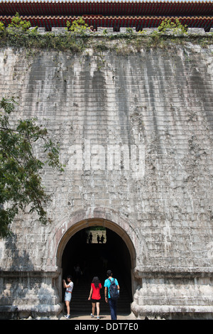Ming-Gräber, Nanjing, China. Tunneleinfahrt auf der Seele-Turm. Stockfoto