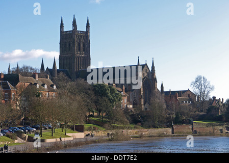 Worcester Kathedrale am Ufer des River Severn, Worcester, Worcestershire, England, UK Stockfoto