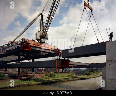 Tinsley Viaduct im Bau, Meadowhall, in der Nähe von Sheffield, South Yorkshire, 1967. Künstler: Michael Walters Stockfoto