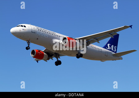 Scandinavian Airlines SAS Airbus A320-232, OY-KAP, im Endanflug zu Kopenhagen Flughafen, CPH, Kastrup Stockfoto