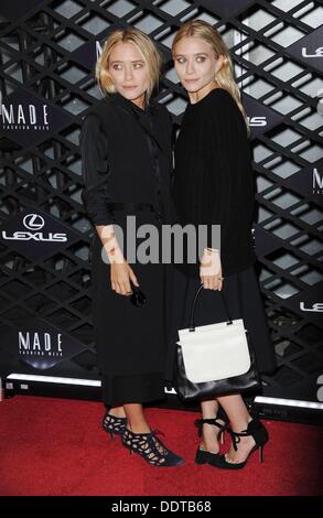 New York, NY. 5. September 2013. Mary Kate Olsen, Ashley Olsen im Ankunftsbereich für Lexus Design gestört Modeerlebnis, SIR Stufe 37, New York, NY 5. September 2013. Bildnachweis: Kristin Callahan/Everett Collection/Alamy Live-Nachrichten Stockfoto