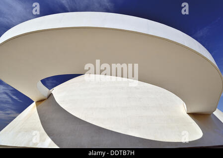 Brasilien, Brasilia, Oscar Niemeyer, Nationalmuseum, Detail, Architektur, Reisen, Tourismus, Sightseeing, brasilianischen Hauptstadt, architektonische Detail, dokumentarische Welterbe, UNESCO-Welterbe, Monumente von Brasilia, Werke von Oscar Niemeyer, modern, Fut Stockfoto