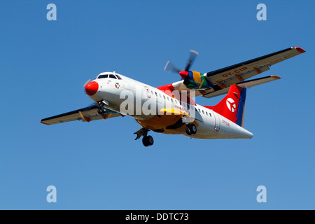 DAT ATR 42-300, OY-CIR, im Endanflug zu Kopenhagen Flughafen, CPH, Kastrup. Twin-Turboprop, Kurzstrecke. Stockfoto