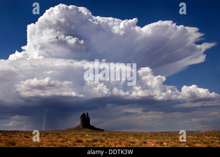 Sommergewitter in Monument Valley Stockfoto