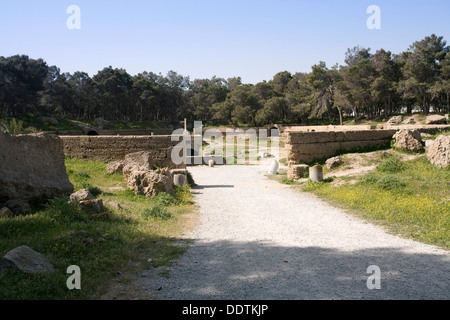 Das Amphitheater in Karthago, Tunesien. Künstler: Samuel Magál Stockfoto