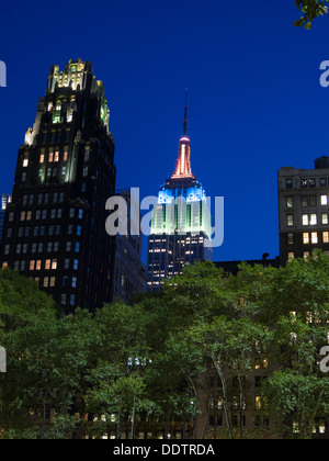 Das Empire State Building beleuchtet zu Ehren des Finalwochenende bei den US Open Tennisturnier, NYC Stockfoto