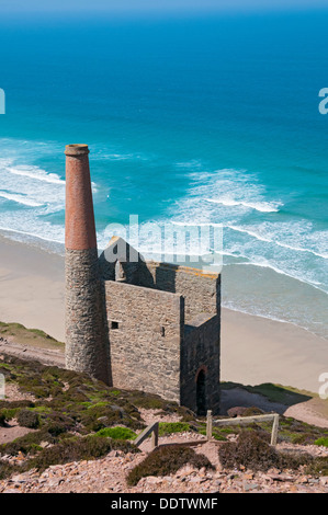 England, Cornwall, St. Agnes, Wheal Coates Tin Mine, Gebäude stammen aus den 1870er Jahren, Towanroath Welle Pumpen Maschinenhaus Stockfoto