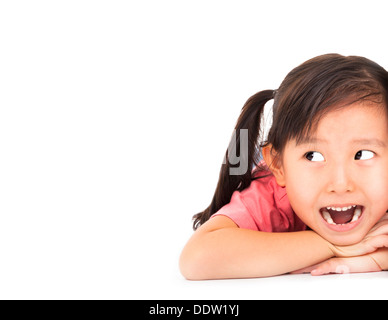 Nahaufnahme überrascht Gesicht des kleinen Mädchen auf der Suche etwas Stockfoto