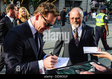 Toronto, Kanada. 06. September 2013. Michael Fassbender kommt bei TIFF der Princess of Wales Theatre in Toronto, Kanada im 6. September 2013 für die Premiere von 12 Jahren ein Sklave. Bildnachweis: Victor Biro/Alamy Live-Nachrichten Stockfoto