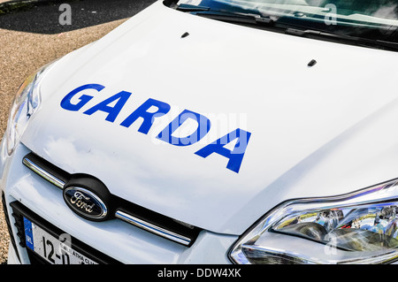 Garda Siochana Iren Polizeiauto Stockfoto