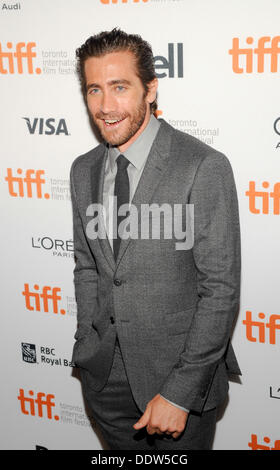 Toronto, Ontario, Kanada. 6. September 2013. Schauspieler JAKE GYLLENHAAL kommt bei der "Gefangenen" Premiere während der 2013 Toronto International Film Festival im The Elgin am 6. September 2013 in Toronto, Kanada Kredit: Igor Vidyashev/ZUMAPRESS.com/Alamy Live News Stockfoto