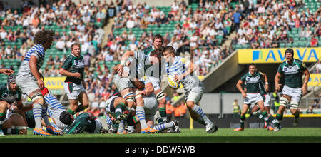 London, UK. 07. Sep, 2013. Richard WIGGLESWORTH der Sarazenen auf den ball während der Aviva Premiership-match zwischen London Irish und Sarazenen in Twickenham. Bildnachweis: Aktion Plus Sport/Alamy Live-Nachrichten Stockfoto