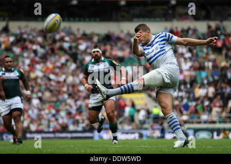 London, UK. 07. Sep, 2013. Richard WIGGLESWORTH Sarazenen löscht seine Linien während der Aviva Premiership-Partie zwischen London Irish und Sarazenen in Twickenham. Bildnachweis: Aktion Plus Sport/Alamy Live-Nachrichten Stockfoto