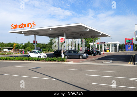 Sainsbury Supermarkt Tankstelle, Mansfield, Nottinghamshire. Stockfoto