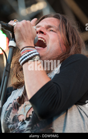 LINCOLN, CA - 5. September: Robin Everhart von Rival Sons führt zur Unterstützung Sammy Hagars 'Vierzig Jahrzehnte Rock' Tour am Do. Stockfoto